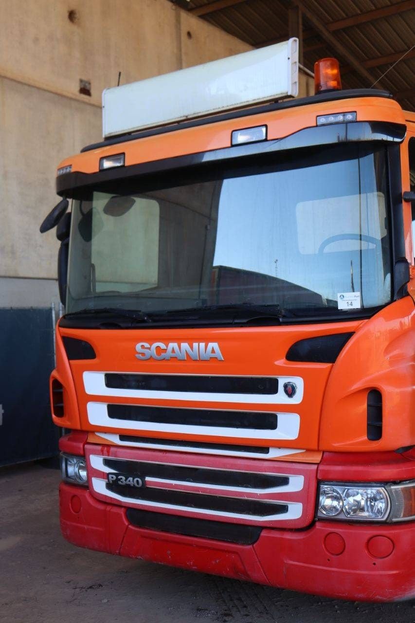 Abrollcontainer Türe ait Scania P 340, Gebrauchtmaschine içinde Antwerpen (resim 11)