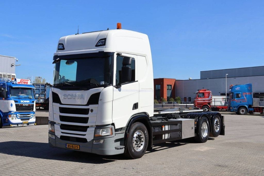 Abrollcontainer du type Scania R450, Gebrauchtmaschine en Antwerpen (Photo 10)
