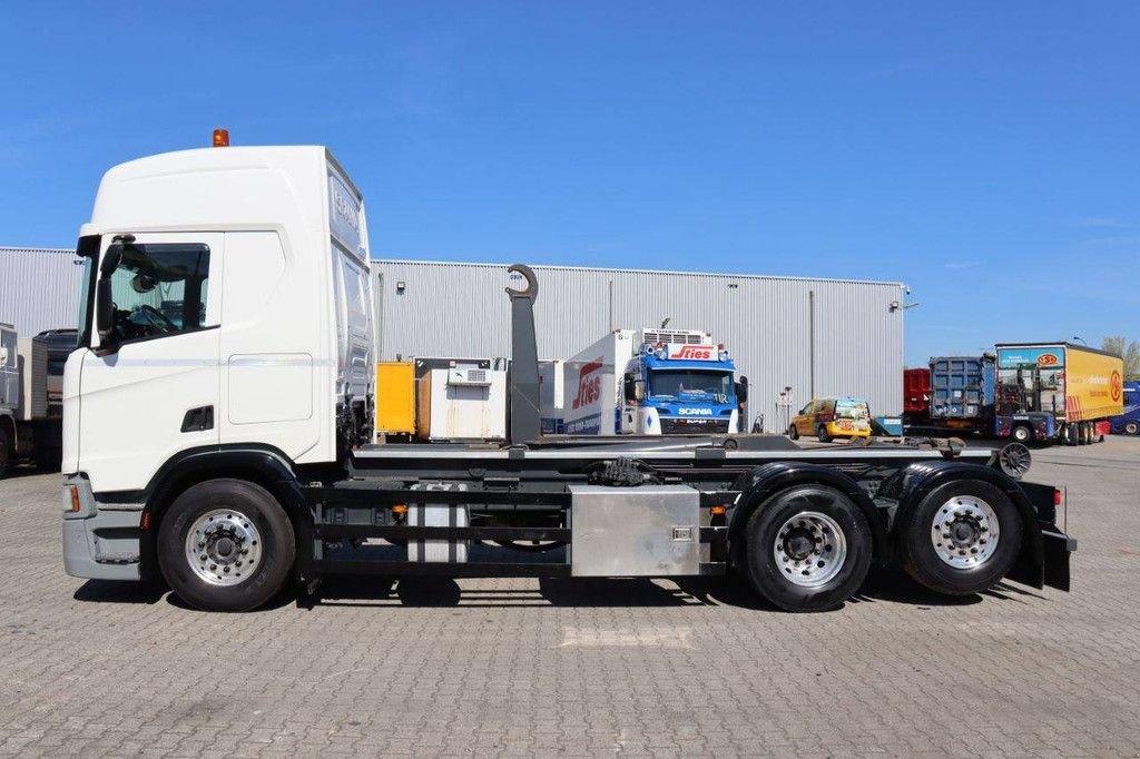 Abrollcontainer du type Scania R450, Gebrauchtmaschine en Antwerpen (Photo 2)