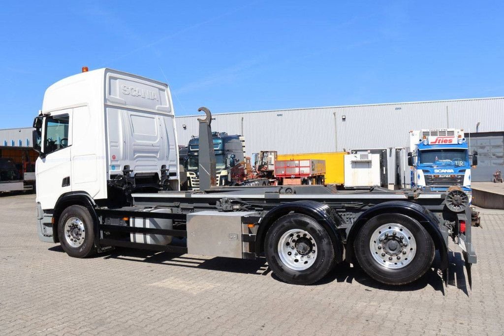 Abrollcontainer du type Scania R450, Gebrauchtmaschine en Antwerpen (Photo 3)