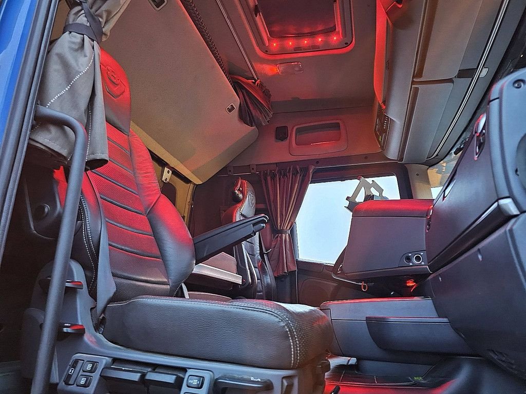 Abrollcontainer Türe ait Scania R520 8X4*4 V8 RETARDER, Gebrauchtmaschine içinde Vuren (resim 8)