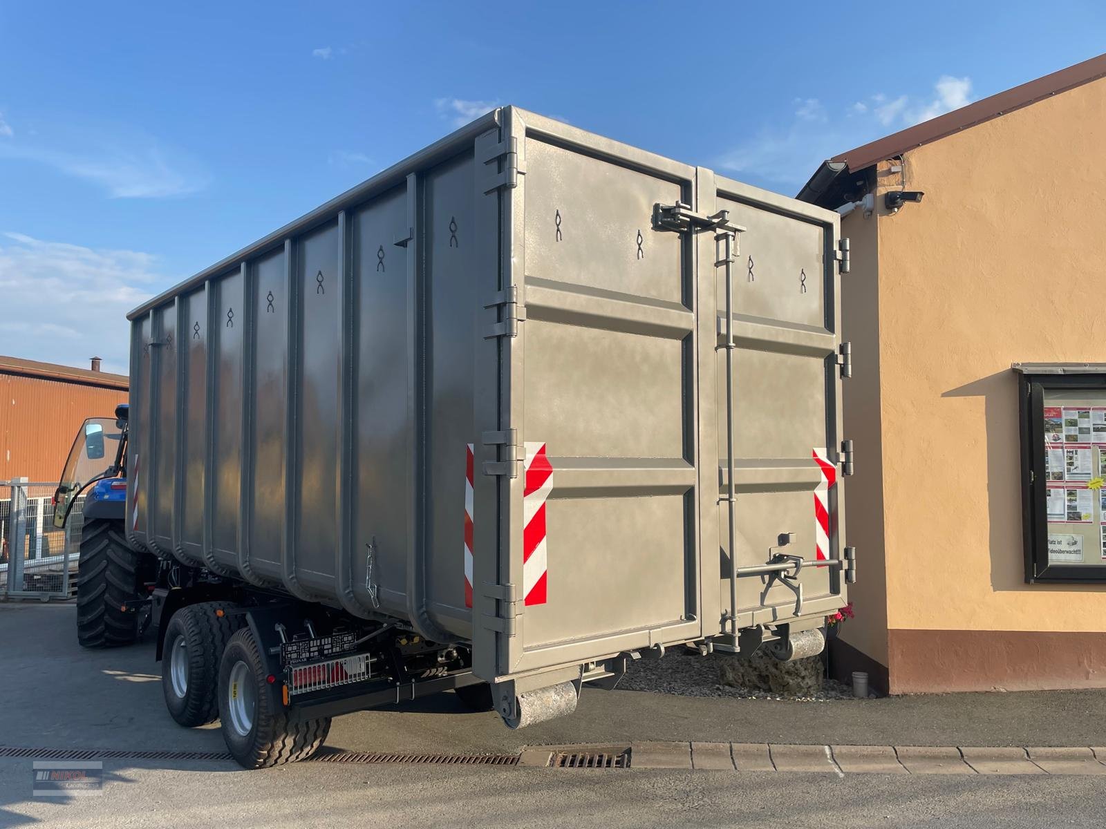 Abrollcontainer des Typs Sonstige 600, Neumaschine in Lichtenfels (Bild 2)