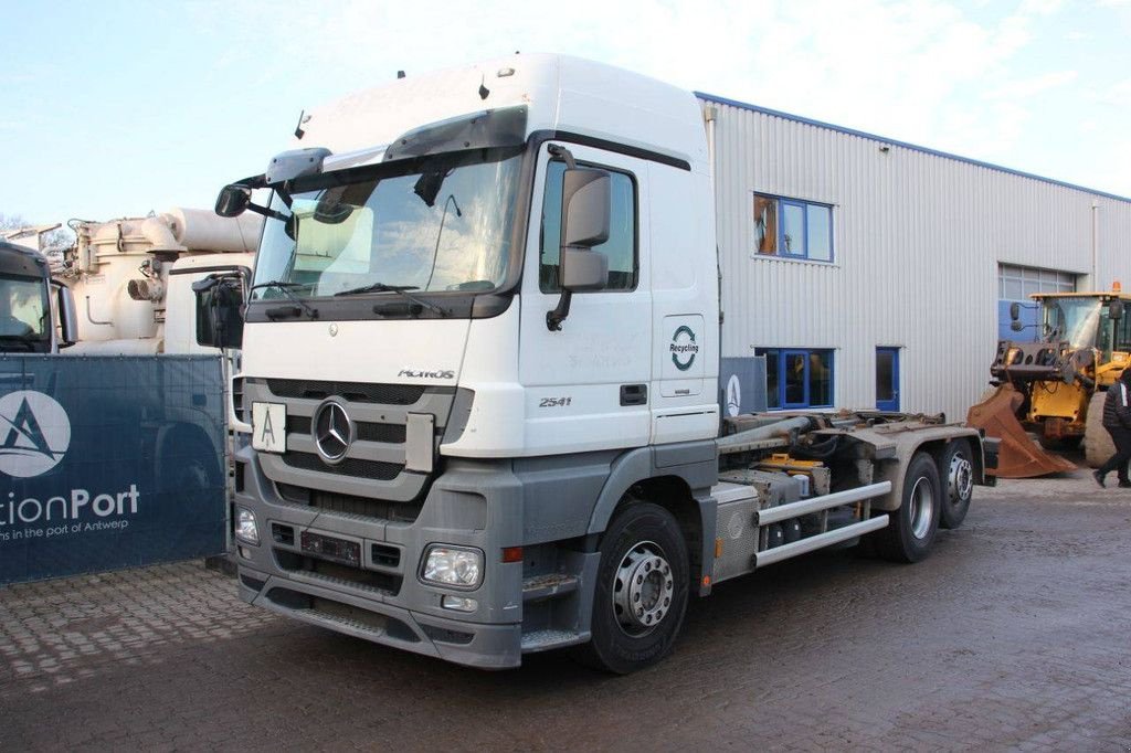Abrollcontainer Türe ait Sonstige Mercedes Benz Actros 2541, Gebrauchtmaschine içinde Antwerpen (resim 9)