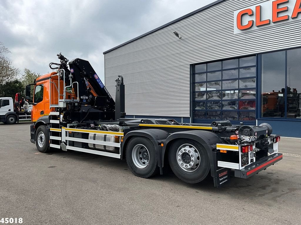 Abrollcontainer des Typs Sonstige Mercedes Benz Actros 2543 HMF 23 Tonmeter laadkraan, Neumaschine in ANDELST (Bild 3)