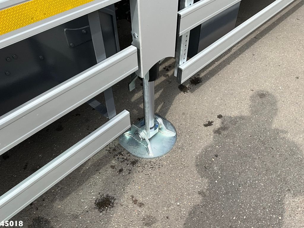 Abrollcontainer des Typs Sonstige Mercedes Benz Actros 2543 HMF 23 Tonmeter laadkraan, Neumaschine in ANDELST (Bild 11)