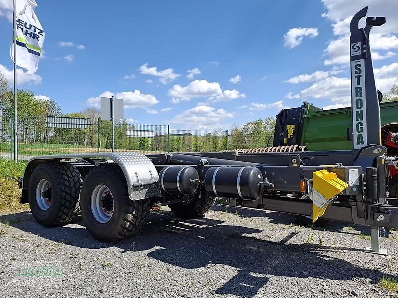 Abrollcontainer des Typs Stronga HL210DT, Neumaschine in Schlettau (Bild 2)