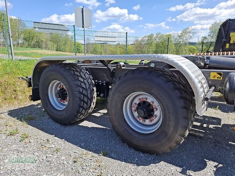 Abrollcontainer des Typs Stronga HL210DT, Neumaschine in Schlettau (Bild 4)