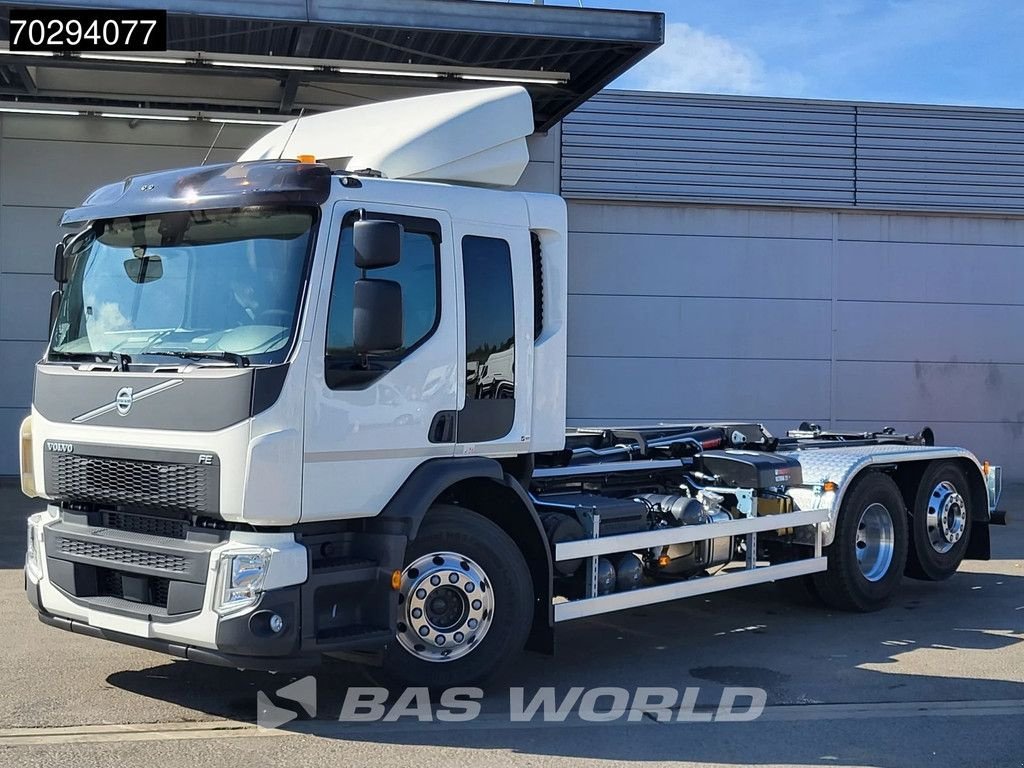 Abrollcontainer des Typs Volvo FE 320 6X2 NEW HIAB 21Tons Abrollkipper Lift+Lenkachse Automatic, Neumaschine in Veghel (Bild 3)