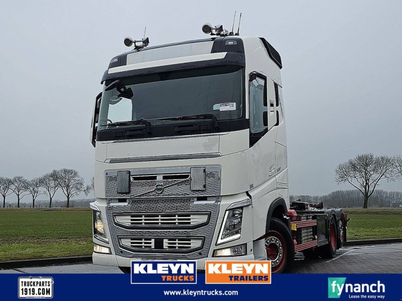 Abrollcontainer del tipo Volvo FH 500 6X2 STEER HYVA 20S59, Gebrauchtmaschine In Vuren