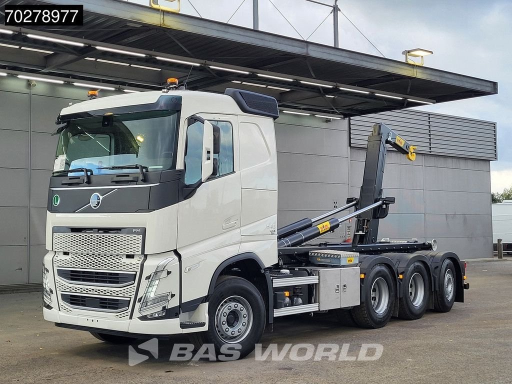 Abrollcontainer des Typs Volvo FH 540 8X4 NEW! HYVA 30-62 Heavy-Duty Lift-Steering Axle Retarde, Neumaschine in Veghel (Bild 3)