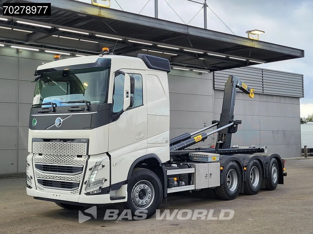 Abrollcontainer vrste Volvo FH 540 8X4 NEW! HYVA 30-62 Heavy-Duty Lift-Steering Axle Retarde, Neumaschine v Veghel (Slika 3)