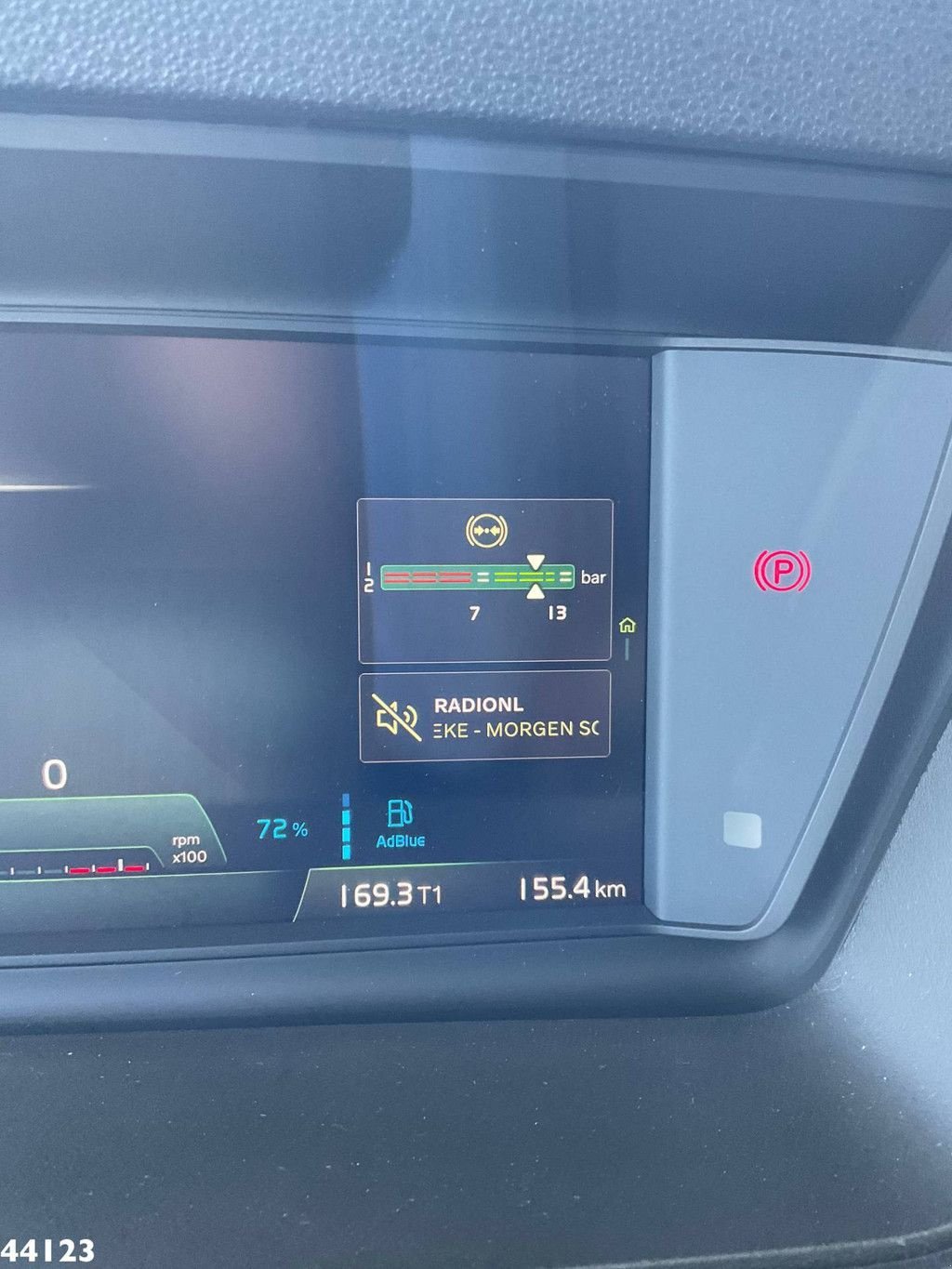 Abrollcontainer typu Volvo FM 420 8x2 Hiab 25 Tonmeter laadkraan Welvaarts laadkraan weegsy, Gebrauchtmaschine v ANDELST (Obrázek 9)