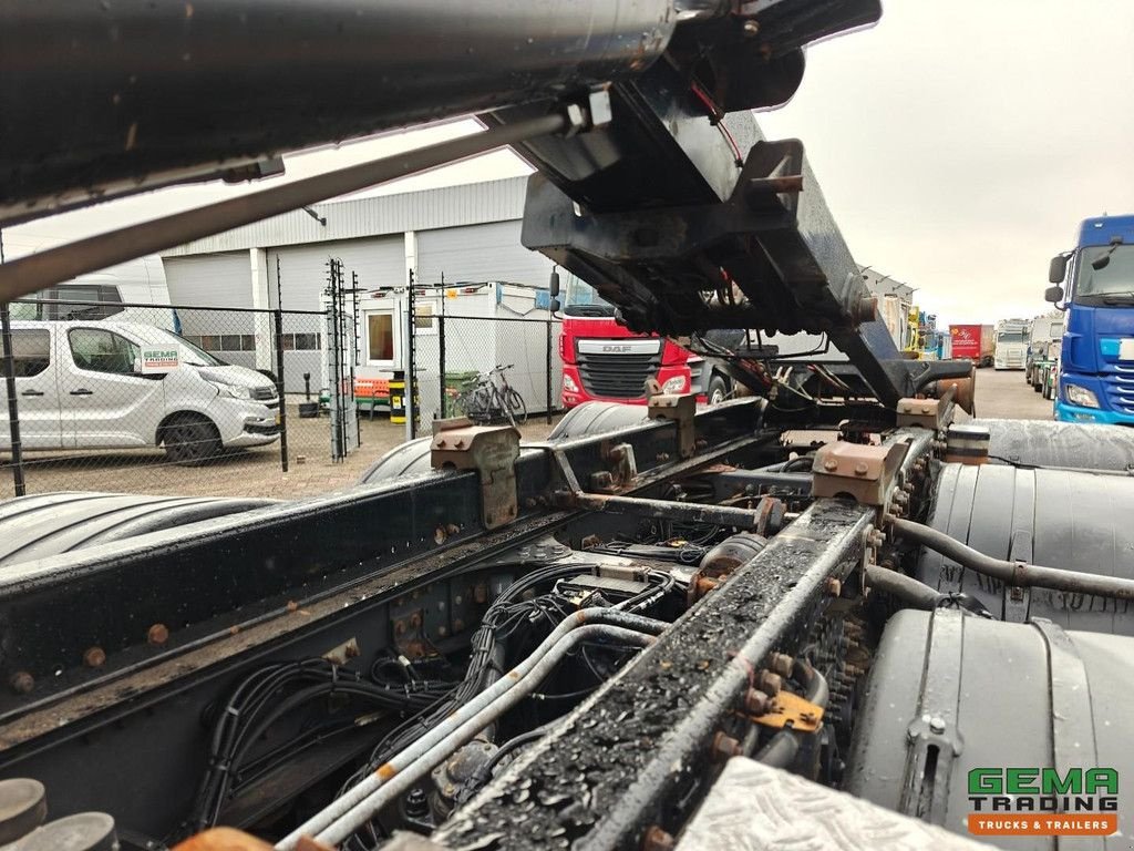 Abrollcontainer des Typs Volvo FM 460 8x4/4 Dagcabine Euro6B - HaakarmSysteem Hyvalift 30.62S 3, Gebrauchtmaschine in Oud Gastel (Bild 9)