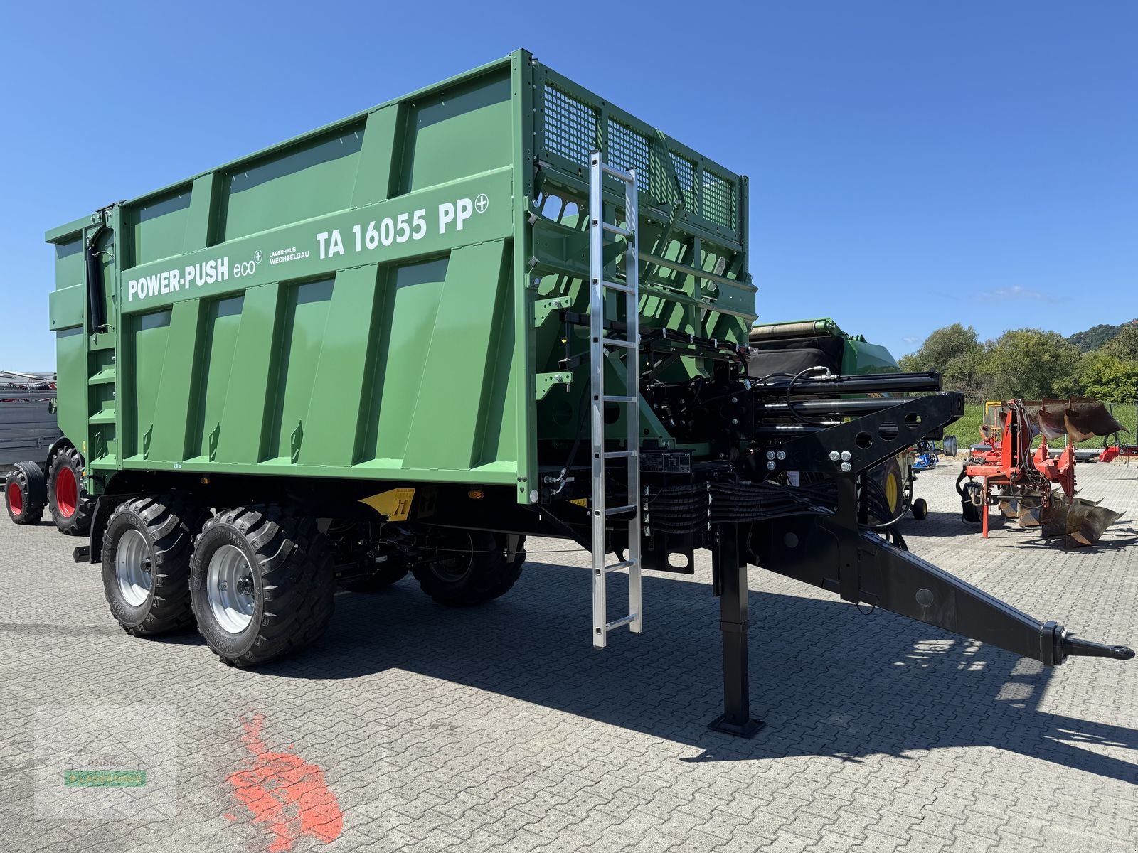Abschiebewagen des Typs Brantner 16055 PP+, Neumaschine in Hartberg (Bild 1)