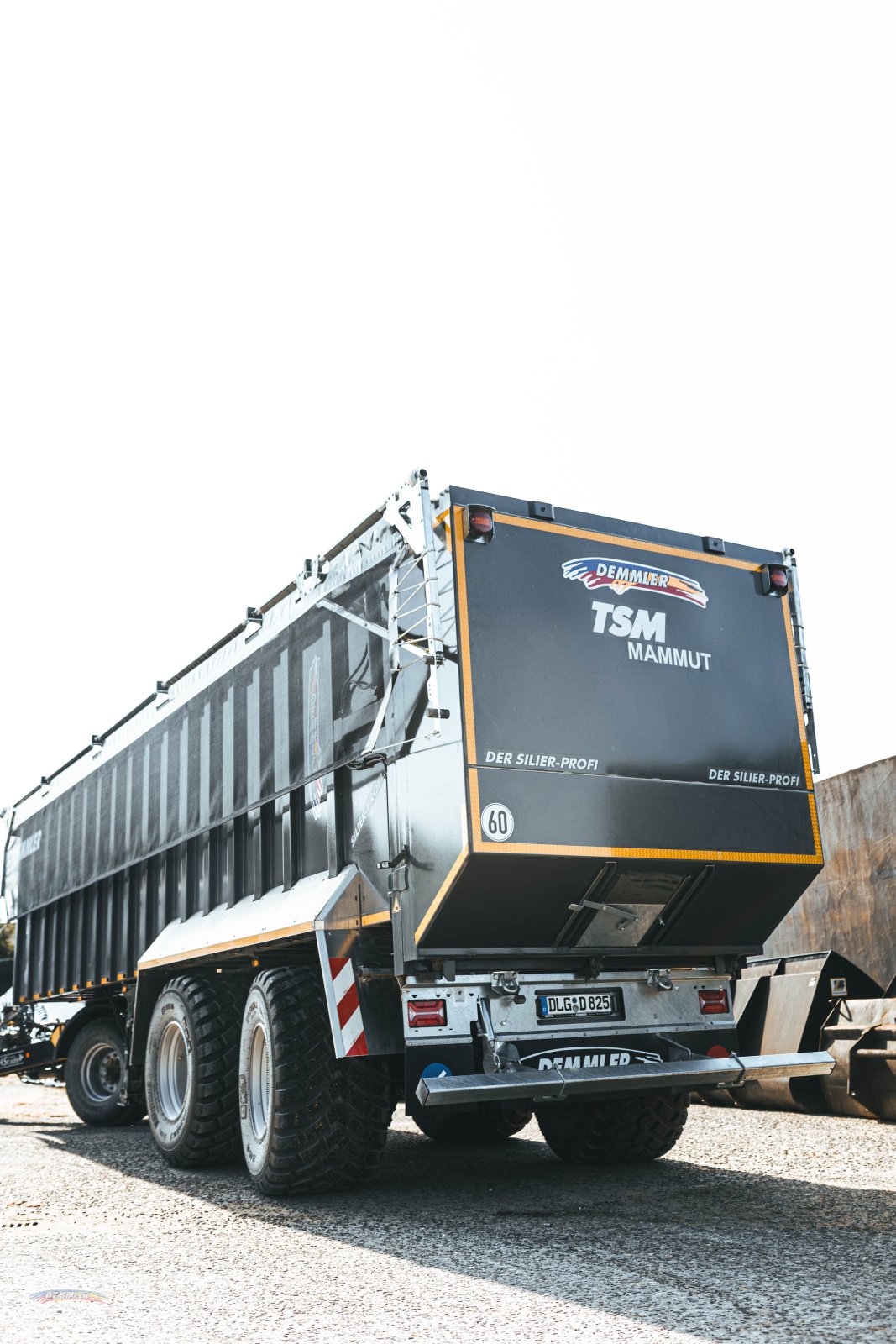 Abschiebewagen des Typs Demmler SSM2/930-60, Neumaschine in Wertingen-Geratshofen (Bild 3)