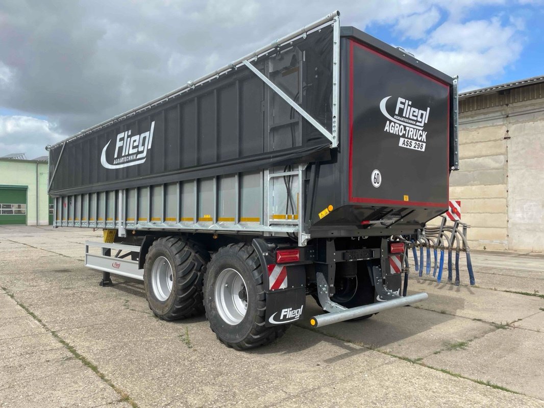 Abschiebewagen des Typs Fliegl Abschiebe-Sattelauflieger ASS 298 Agro-Truck, Neumaschine in Polleben (Bild 1)