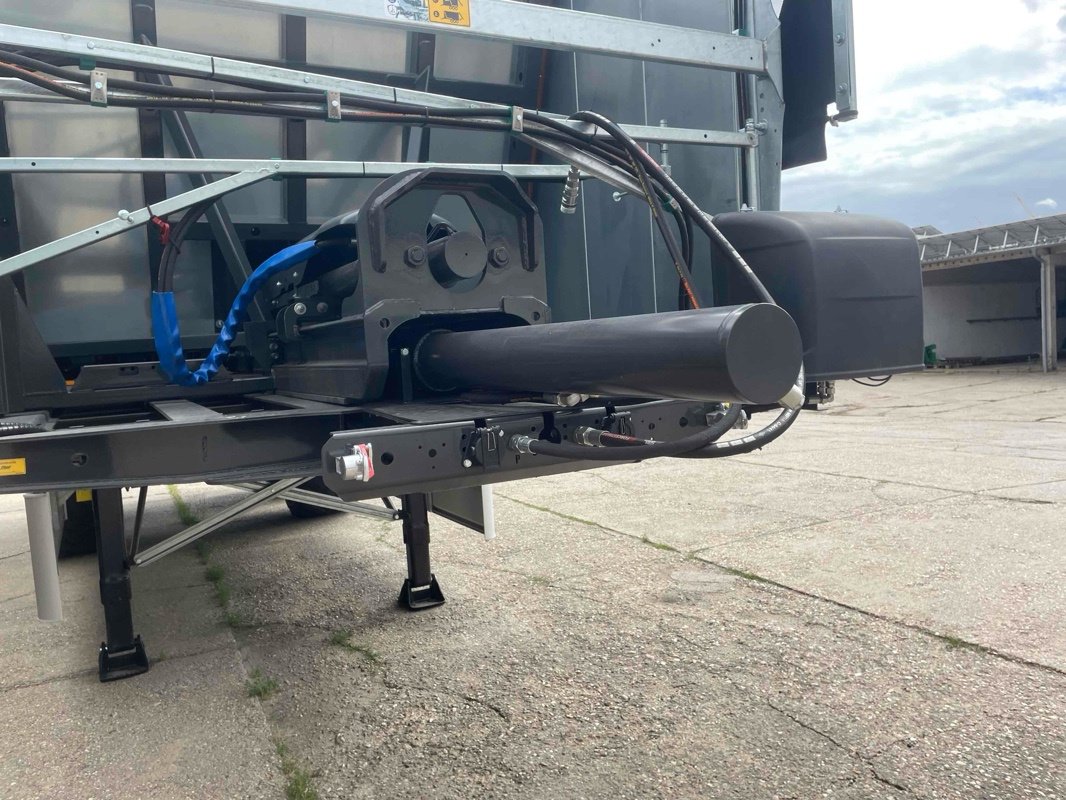 Abschiebewagen des Typs Fliegl Abschiebe-Sattelauflieger ASS 298 Agro-Truck, Neumaschine in Polleben (Bild 8)