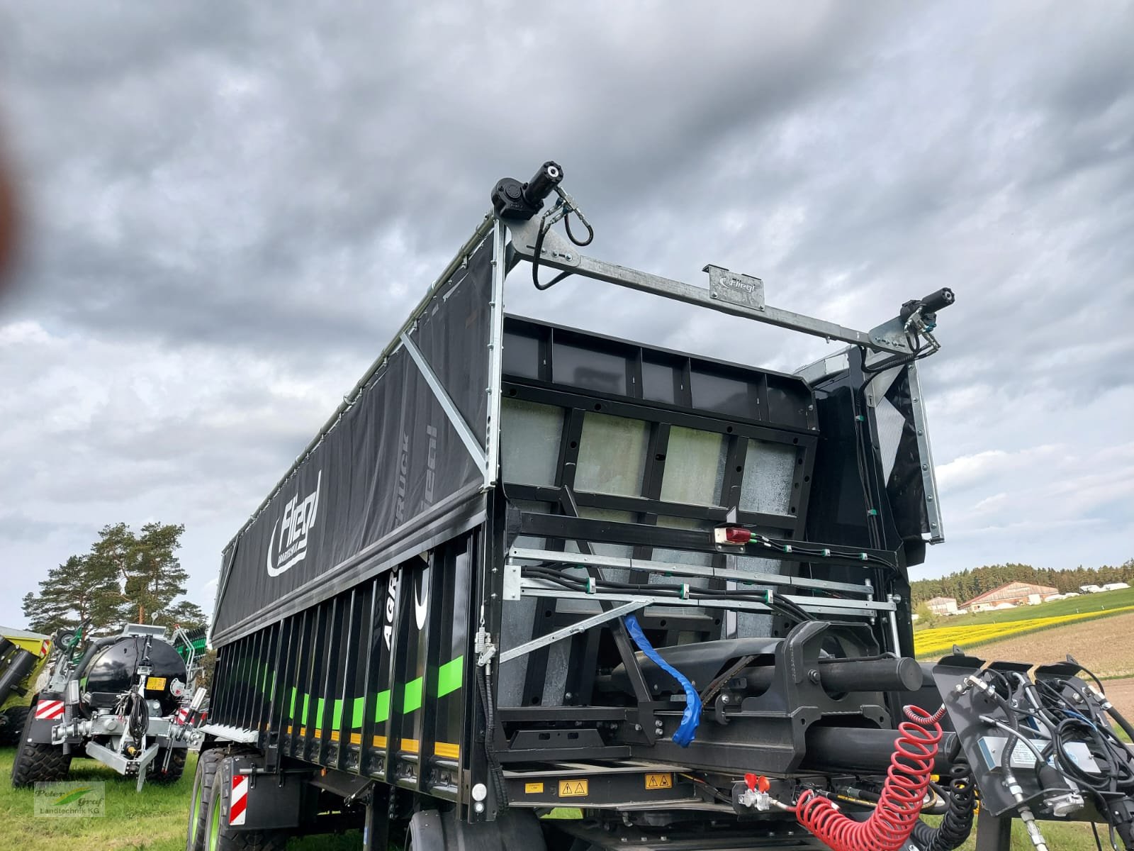 Abschiebewagen des Typs Fliegl ASS 298 Agro Truck, Neumaschine in Pegnitz-Bronn (Bild 3)