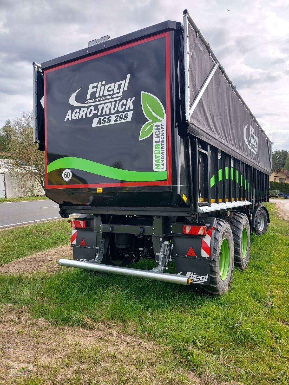 Abschiebewagen des Typs Fliegl ASS 298 Agro Truck, Neumaschine in Pegnitz-Bronn (Bild 4)