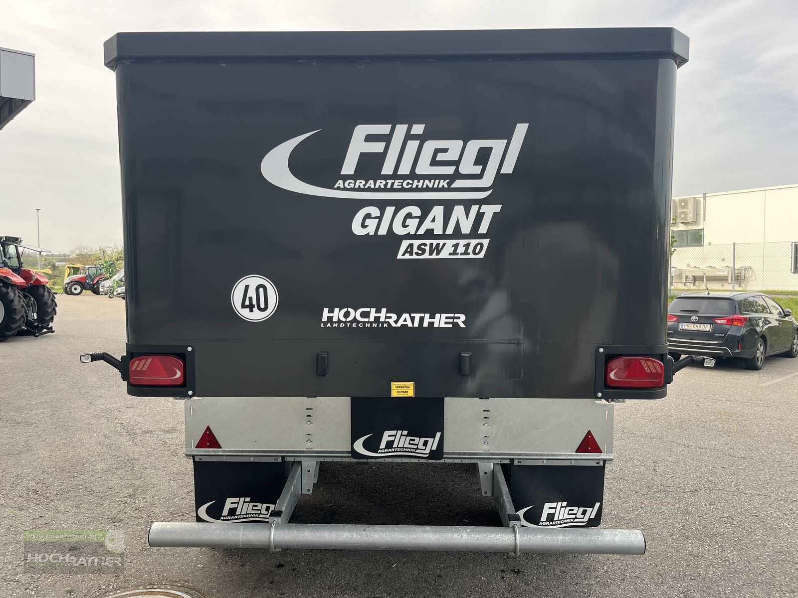 Abschiebewagen des Typs Fliegl ASW 110, Neumaschine in Kronstorf (Bild 5)