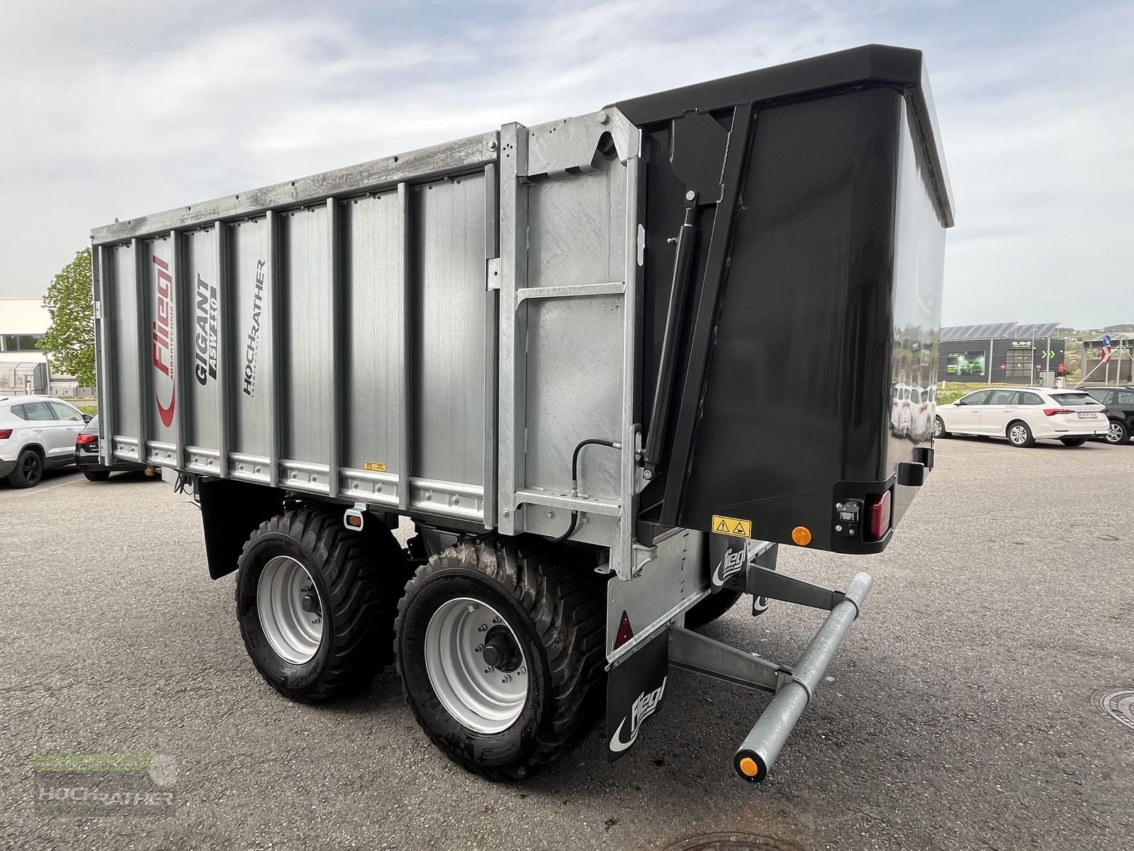 Abschiebewagen des Typs Fliegl ASW 110, Neumaschine in Kronstorf (Bild 4)