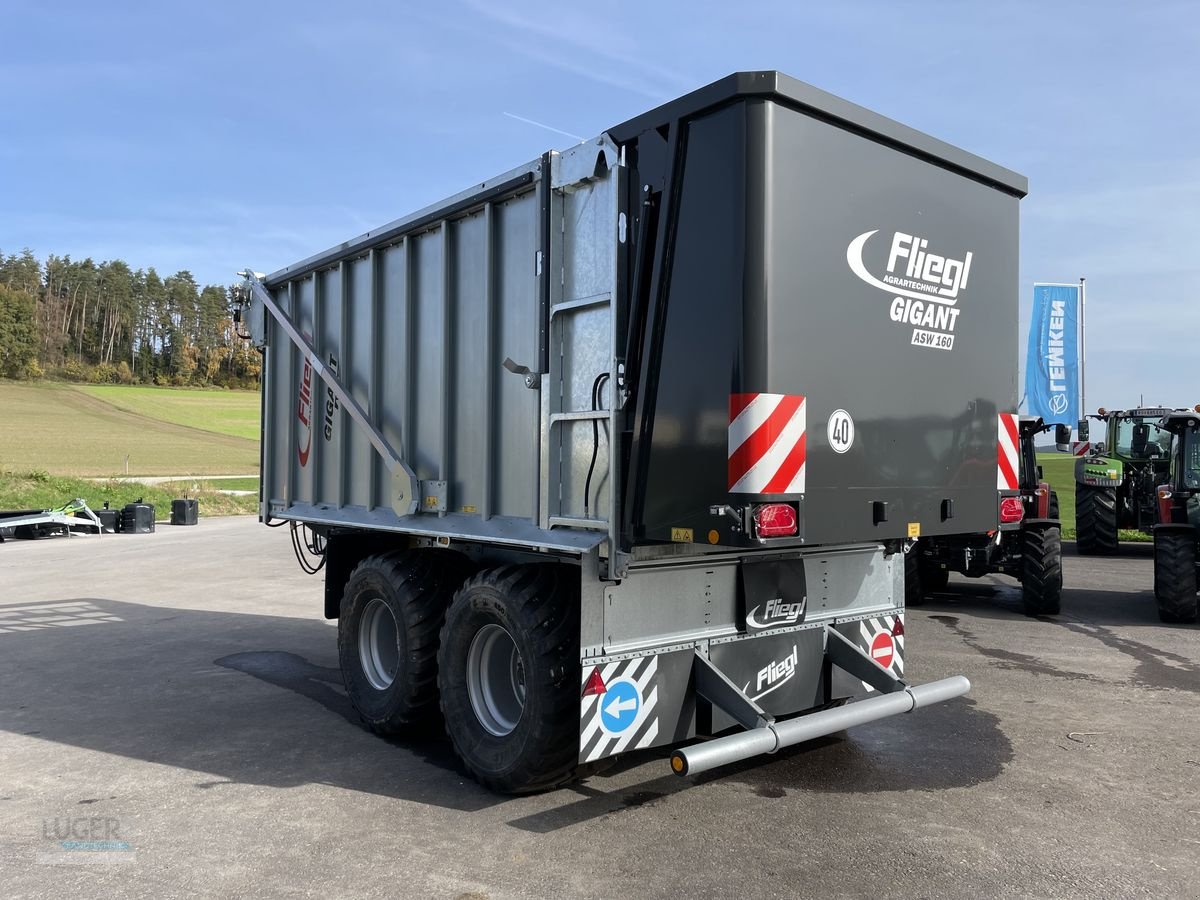 Abschiebewagen des Typs Fliegl ASW 160 FOX Lenkachse, Neumaschine in Niederkappel (Bild 4)