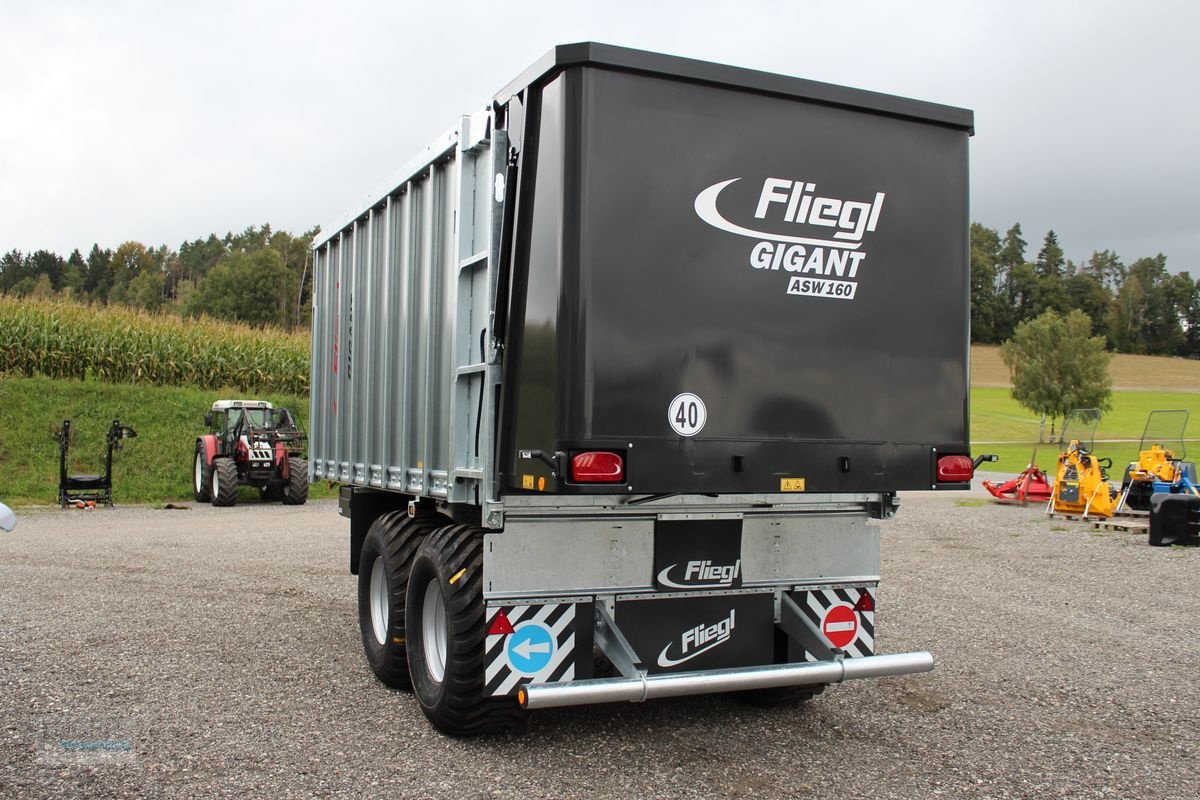 Abschiebewagen des Typs Fliegl ASW 160 FOX, Neumaschine in Niederkappel (Bild 5)