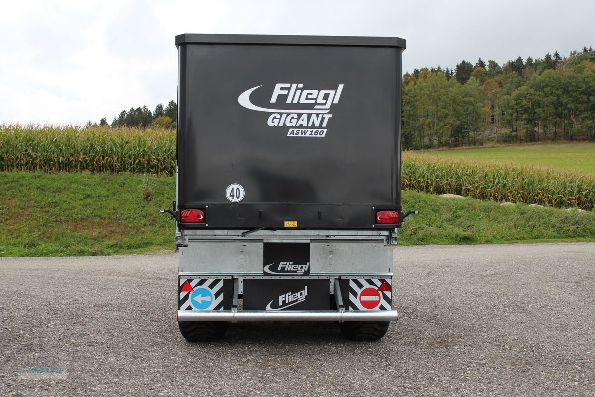 Abschiebewagen des Typs Fliegl ASW 160 FOX, Neumaschine in Niederkappel (Bild 4)