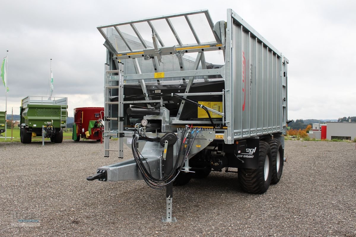 Abschiebewagen des Typs Fliegl ASW 160 FOX, Neumaschine in Niederkappel (Bild 7)