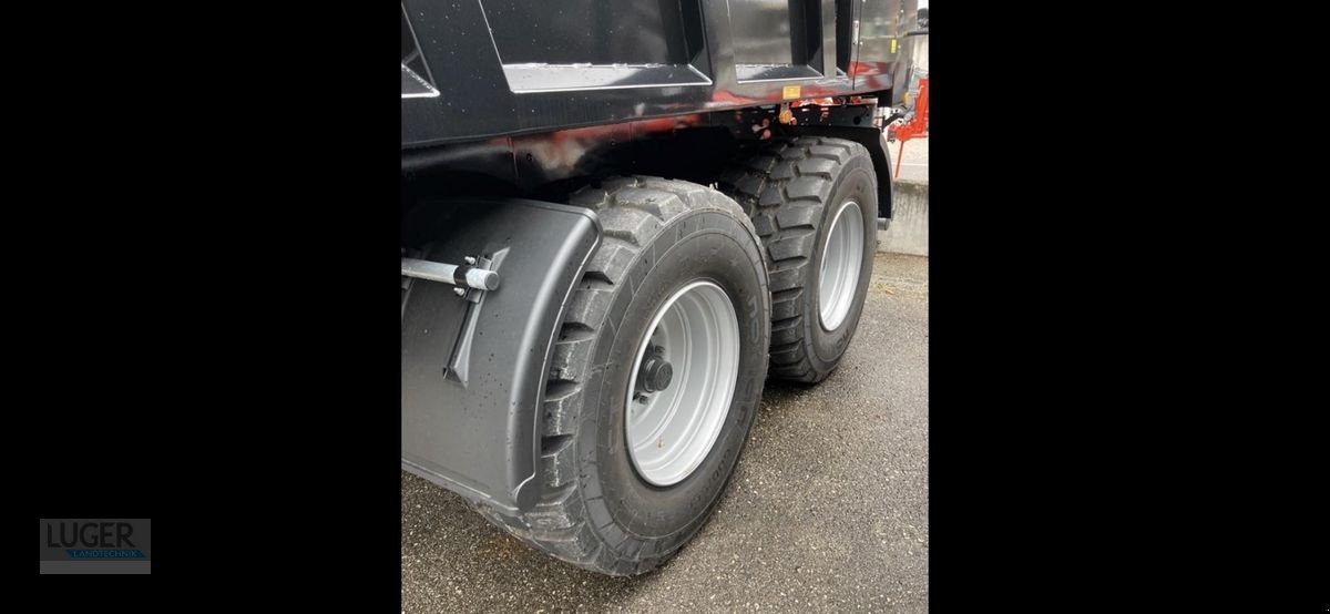 Abschiebewagen des Typs Fliegl ASW 252 Black Bull, Neumaschine in Niederkappel (Bild 3)