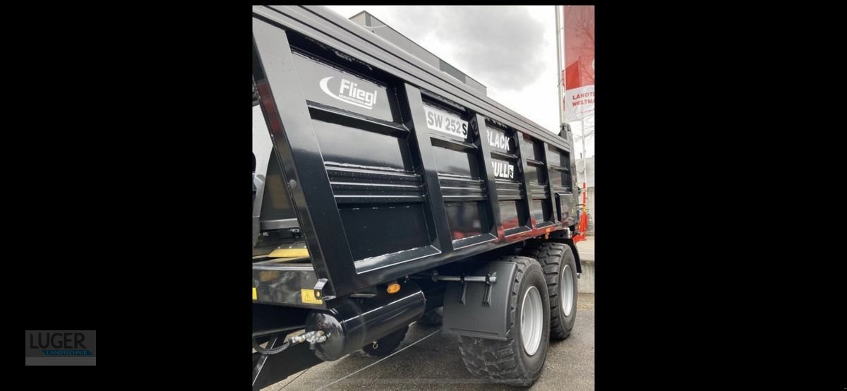 Abschiebewagen des Typs Fliegl ASW 252 Black Bull, Neumaschine in Niederkappel (Bild 2)