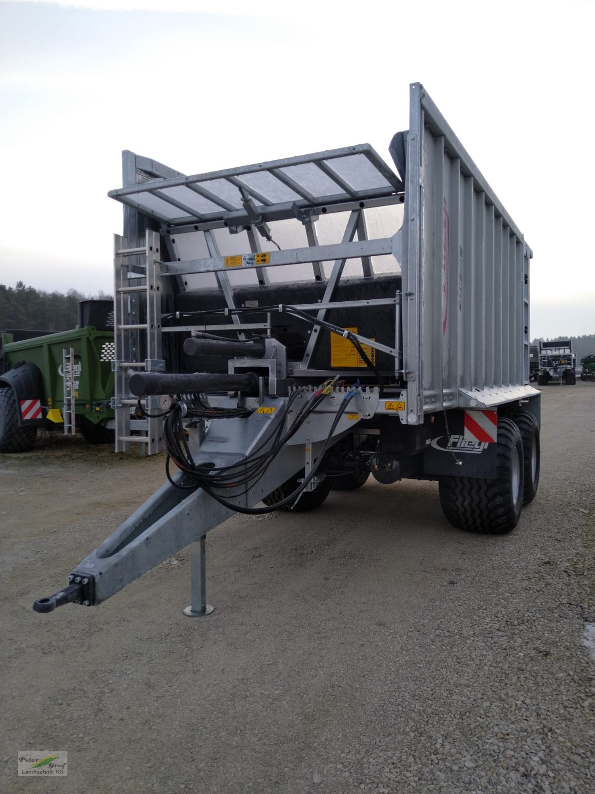 Abschiebewagen of the type Fliegl ASW 261 Fox, Neumaschine in Pegnitz-Bronn (Picture 3)