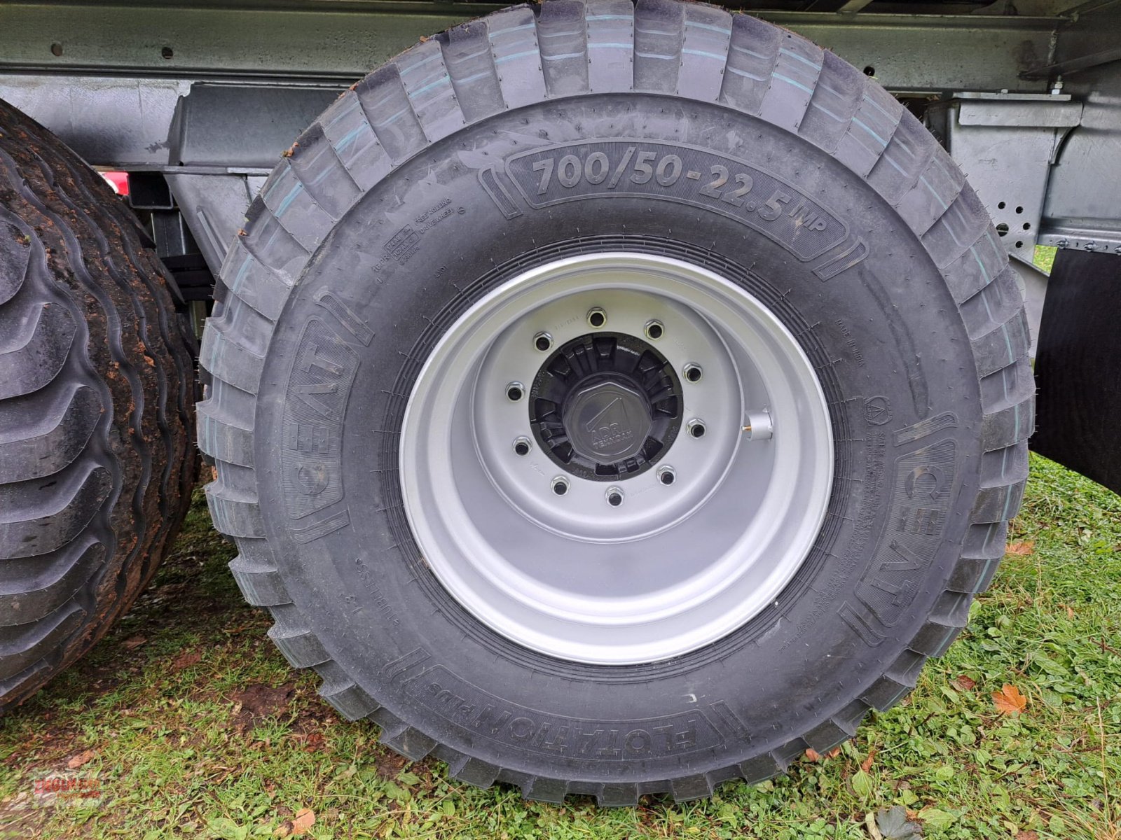 Abschiebewagen des Typs Fliegl ASW 261 Fox, Neumaschine in Rottenburg a.d. Laaber (Bild 7)