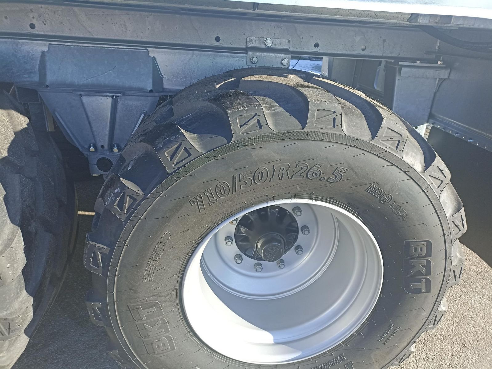 Abschiebewagen des Typs Fliegl ASW 261 Vollausstattung, Neumaschine in Grünbach (Bild 2)