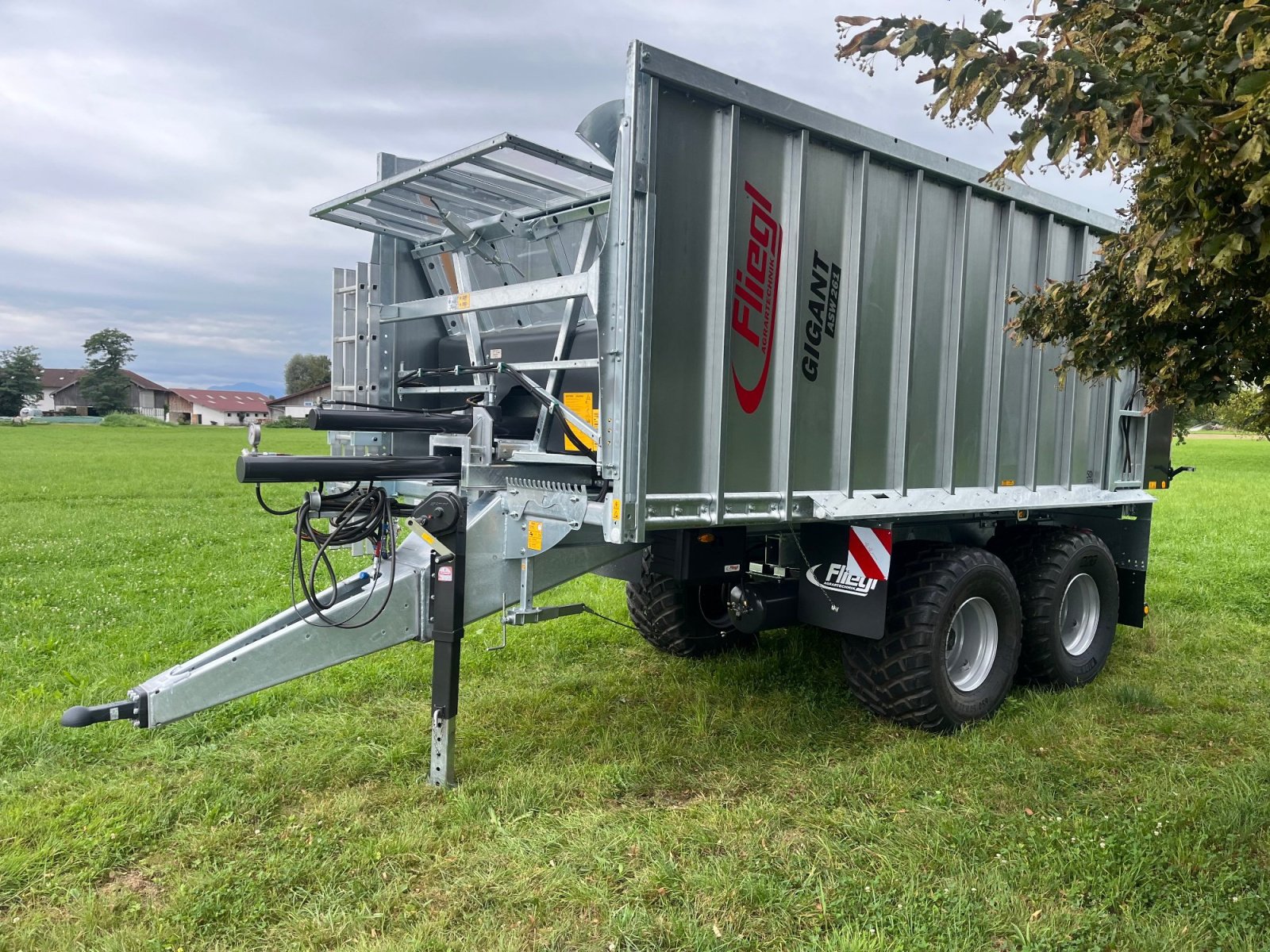 Abschiebewagen typu Fliegl ASW 261, Neumaschine v Schechen (Obrázek 2)