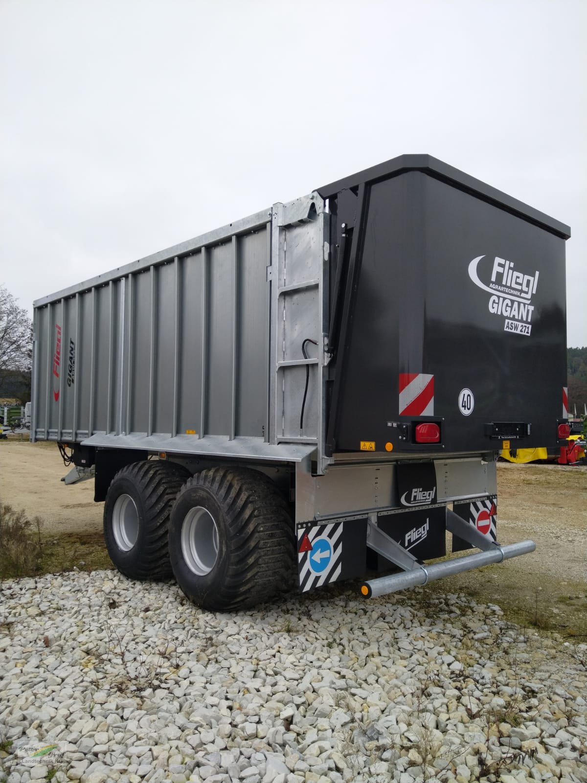 Abschiebewagen du type Fliegl ASW 271 C, Neumaschine en Pegnitz-Bronn (Photo 2)