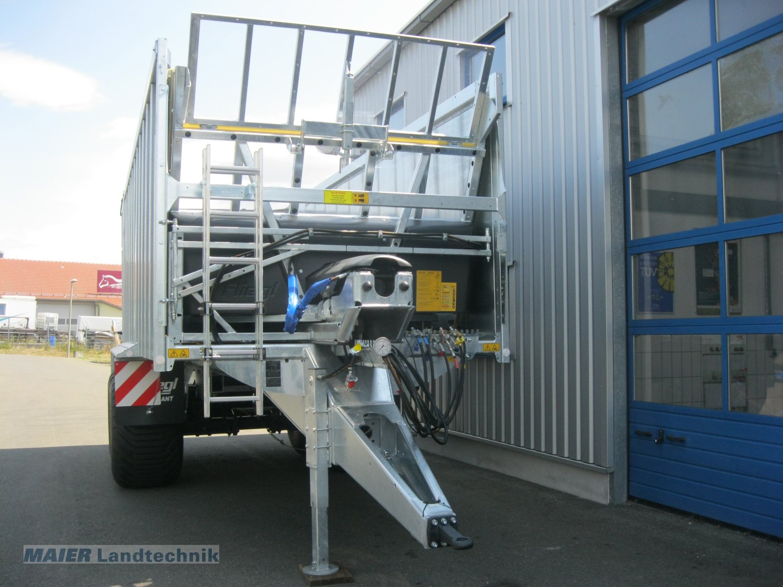 Abschiebewagen des Typs Fliegl ASW 271 Compact FOX, Neumaschine in Dieterskirchen (Bild 5)