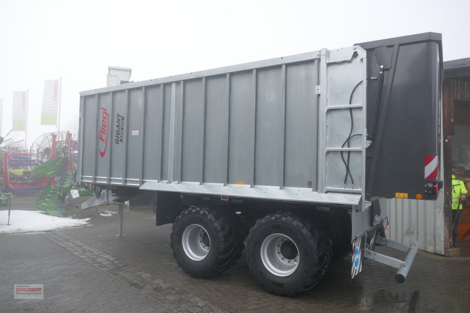 Abschiebewagen van het type Fliegl ASW 271 Compact FOX, Neumaschine in Dorfen (Foto 6)