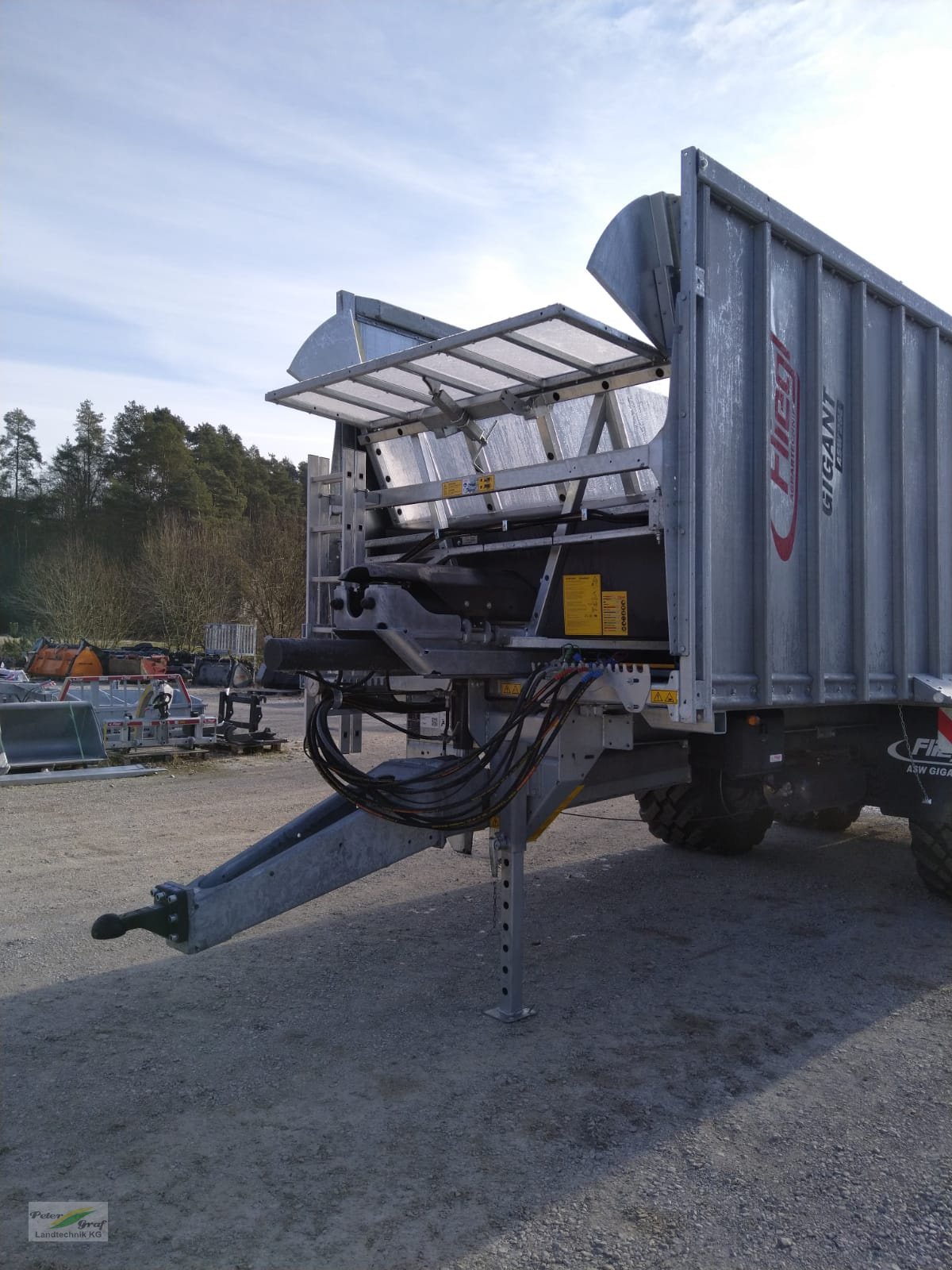 Abschiebewagen of the type Fliegl ASW 281 AKTION, Neumaschine in Pegnitz-Bronn (Picture 1)