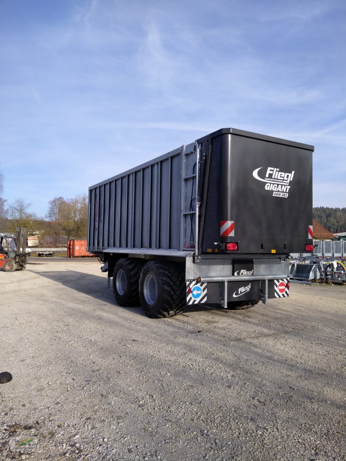 Abschiebewagen of the type Fliegl ASW 281 AKTION, Neumaschine in Pegnitz-Bronn (Picture 2)