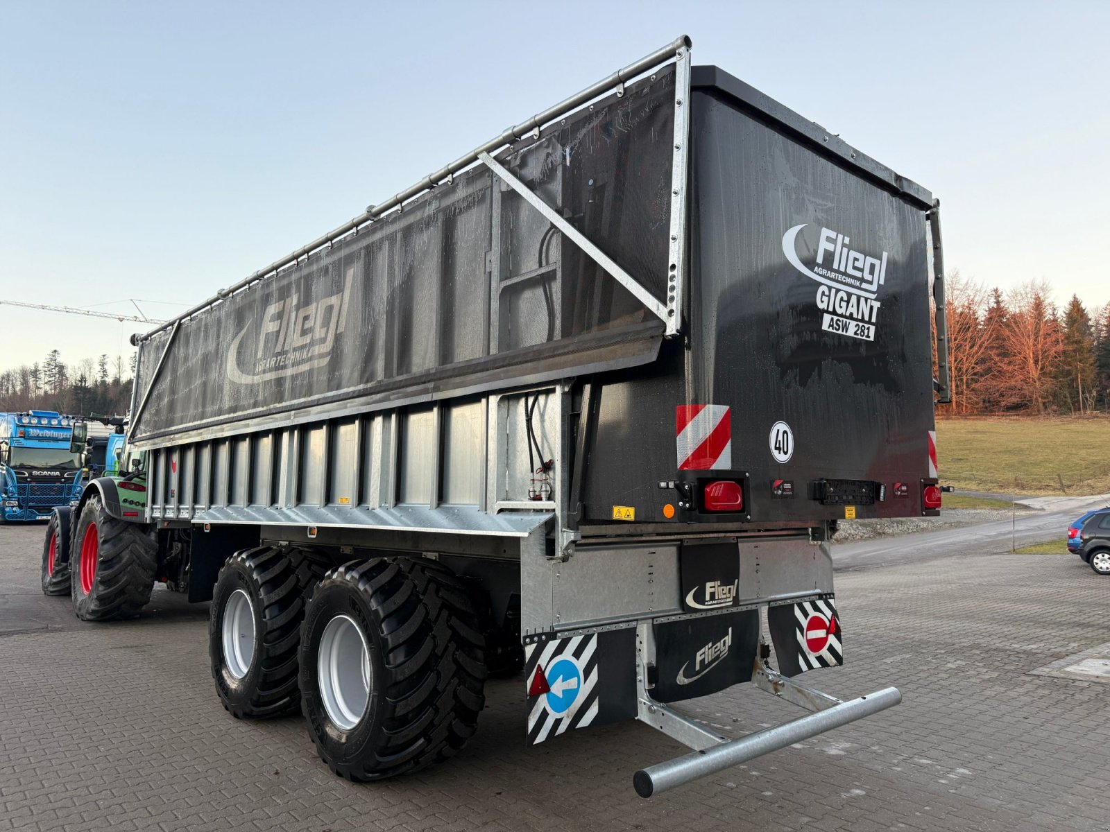 Abschiebewagen du type Fliegl ASW 281 Gigant Unfall, Gebrauchtmaschine en Neureichenau (Photo 3)