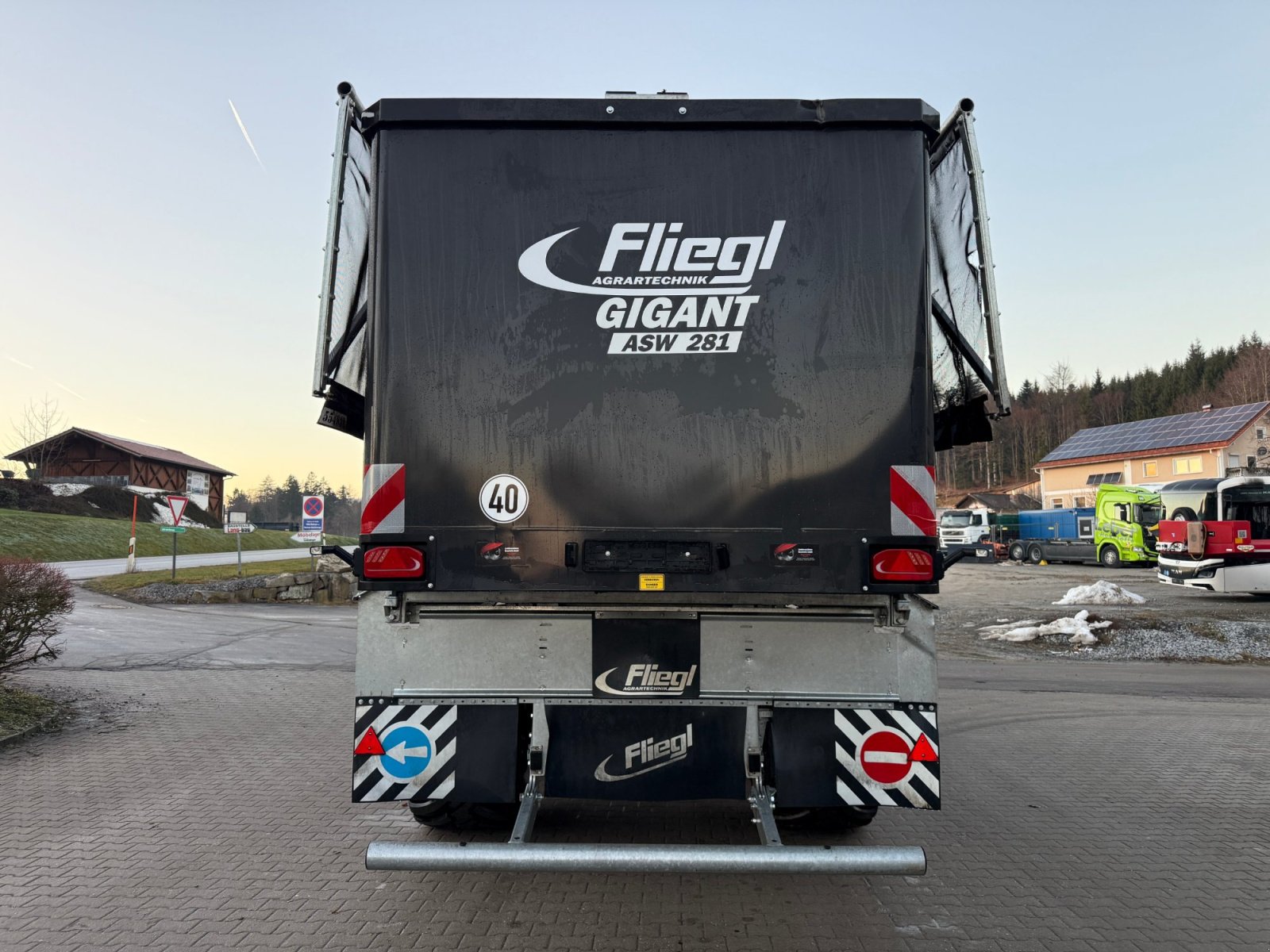 Abschiebewagen du type Fliegl ASW 281 Gigant Unfall, Gebrauchtmaschine en Neureichenau (Photo 4)