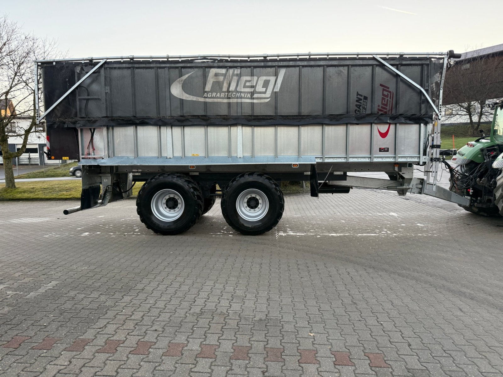 Abschiebewagen du type Fliegl ASW 281 Gigant Unfall, Gebrauchtmaschine en Neureichenau (Photo 7)