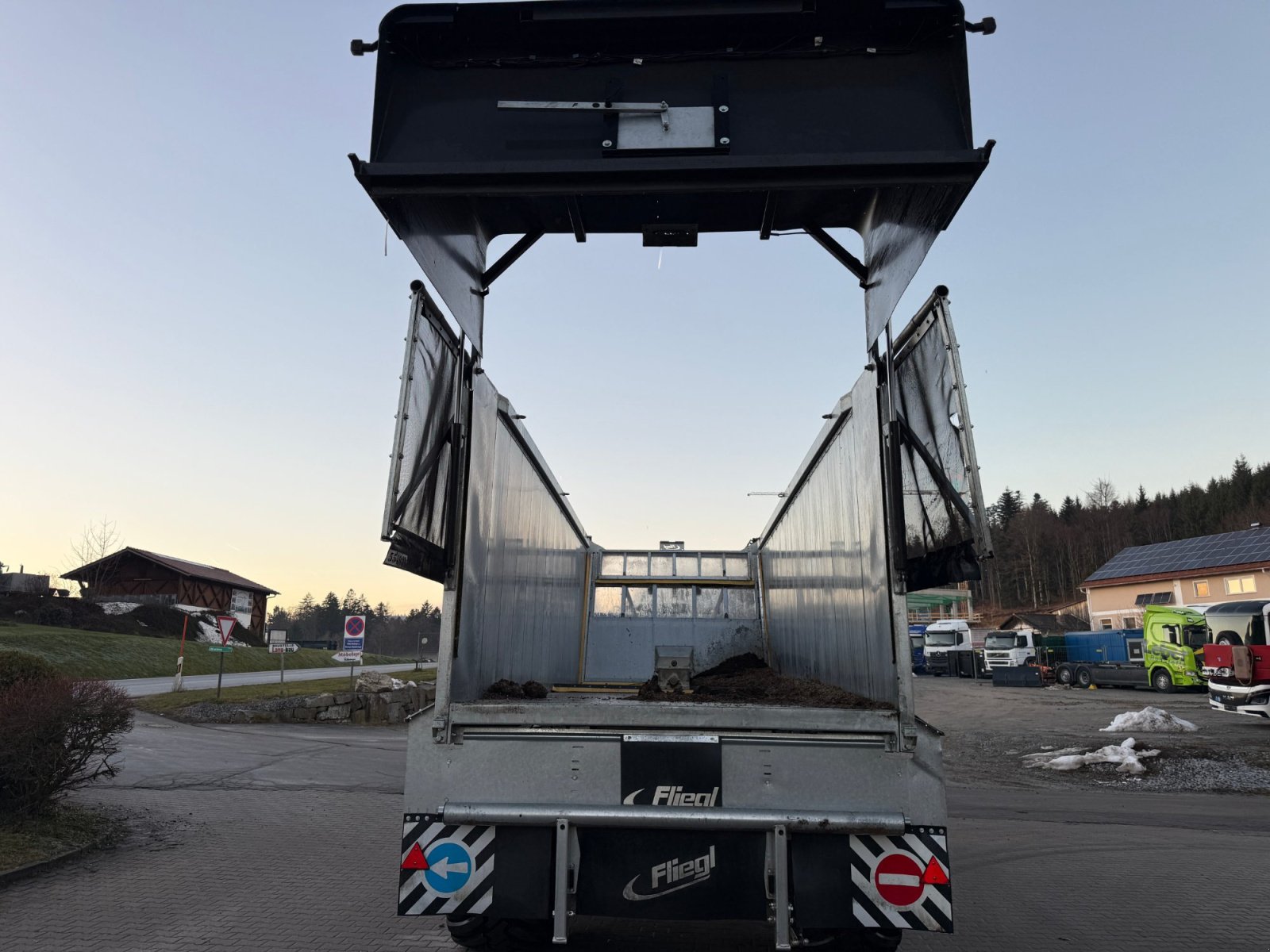 Abschiebewagen du type Fliegl ASW 281 Gigant Unfall, Gebrauchtmaschine en Neureichenau (Photo 15)