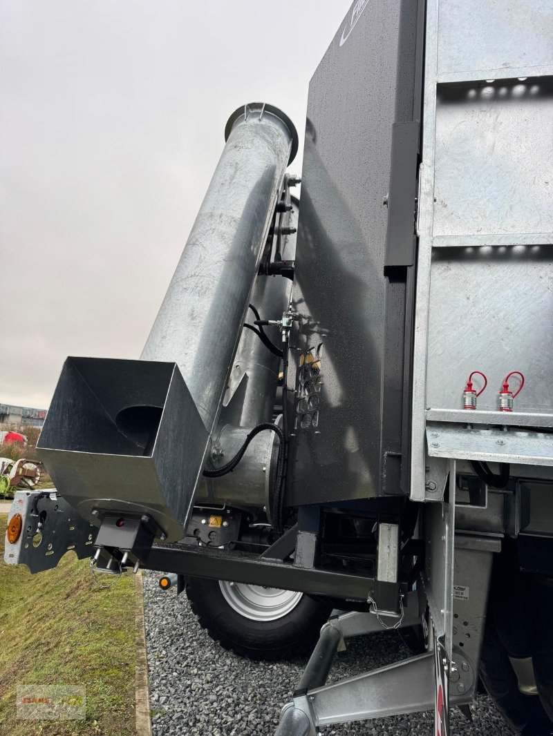 Abschiebewagen des Typs Fliegl ASW 381 + ÜLS, Neumaschine in Schwülper (Bild 2)