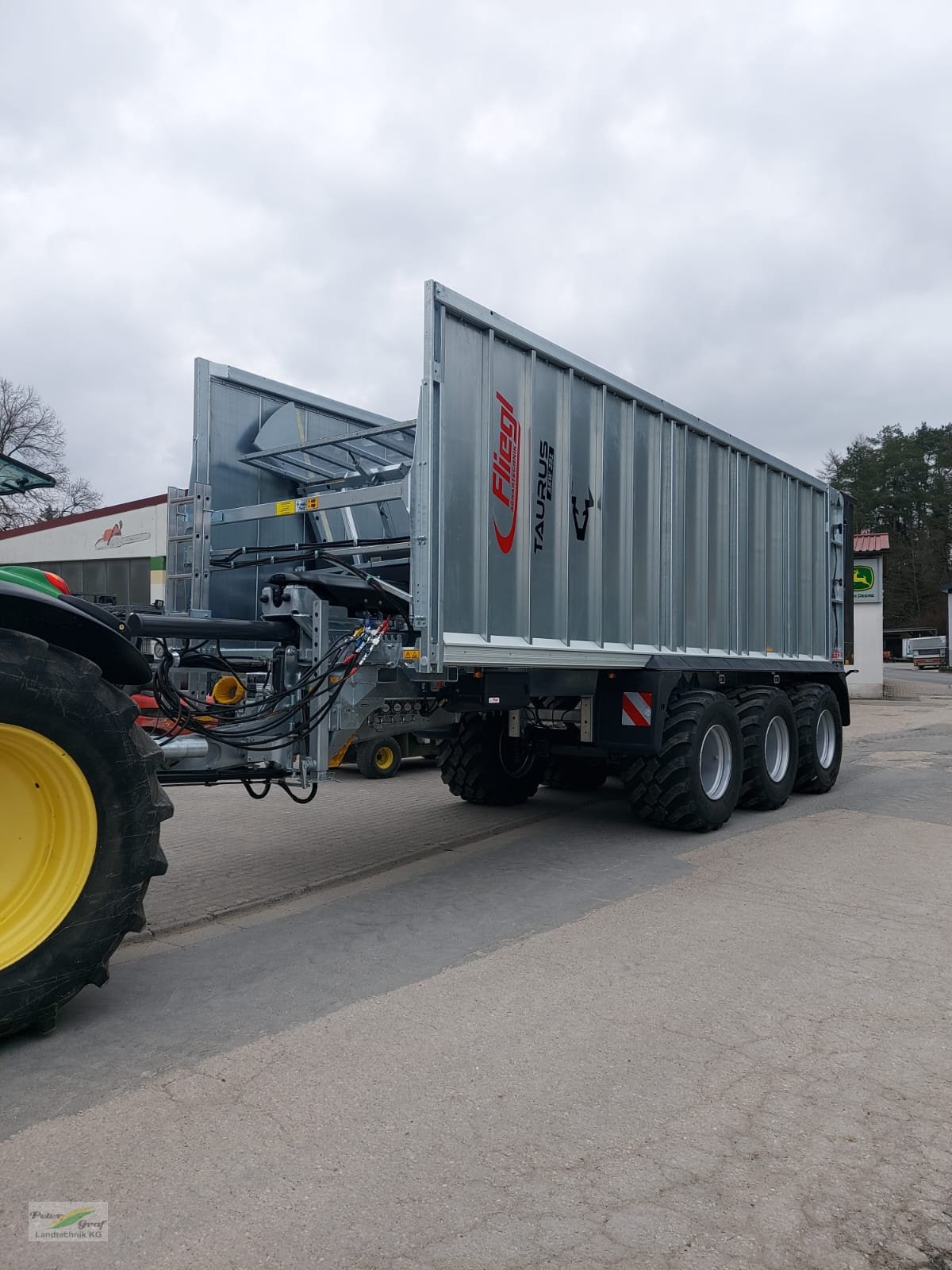 Abschiebewagen du type Fliegl ASW 391 Taurus, Neumaschine en Pegnitz-Bronn (Photo 1)