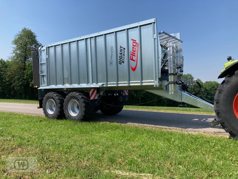 Abschiebewagen del tipo Fliegl Gigant ASW 271, Neumaschine en Zell an der Pram (Imagen 1)