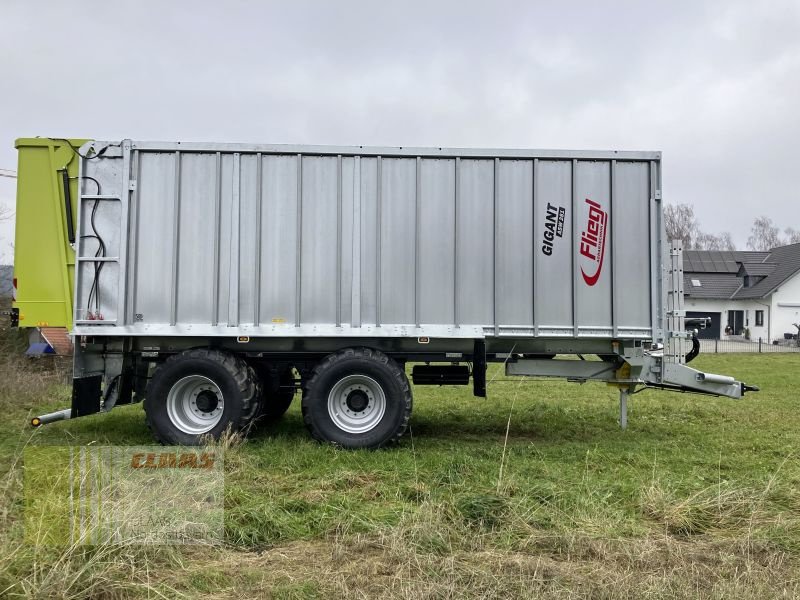 Abschiebewagen van het type Fliegl Gigant ASW 281 FOX REDUZIERT!, Neumaschine in Bad Abbach