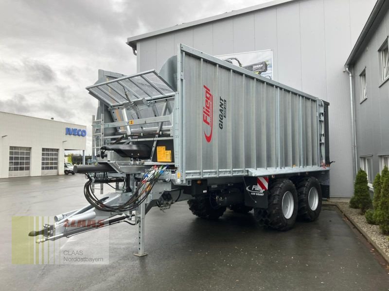 Abschiebewagen za tip Fliegl GIGANT ASW 281 FOX TANDEM, Neumaschine u Hof (Slika 1)