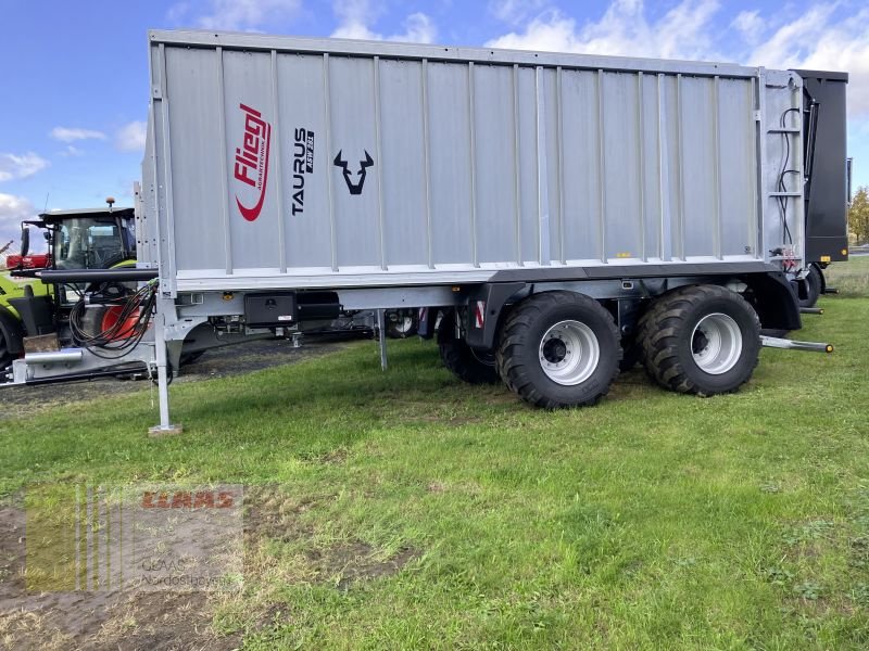 Abschiebewagen du type Fliegl GIGANT ASW 281 TAURUS FOX, Neumaschine en Altenstadt a.d. Waldnaab (Photo 1)